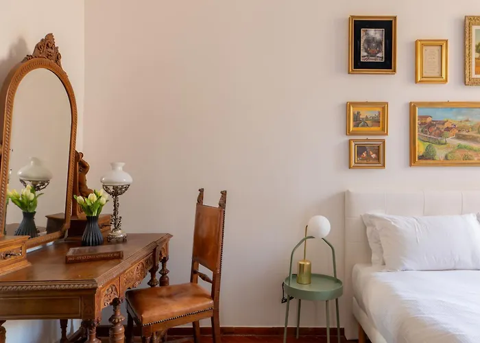 Iflat Elegant 3 Bedroom Near The Pantheon *